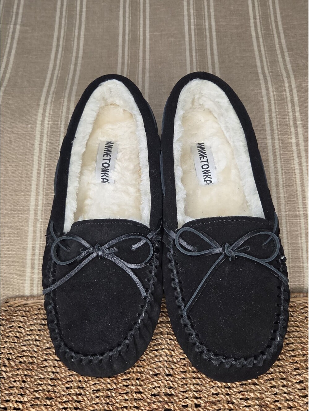 Minnetonka Moccasin Cally Womens Wide Width Slippers Suede Upper Faux Fur Inside